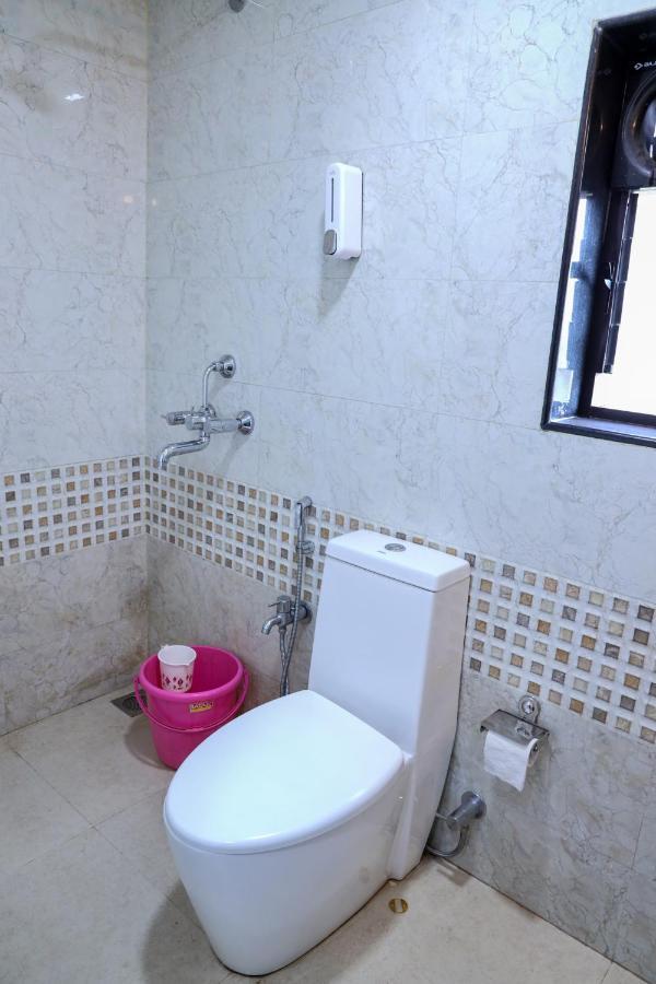 Bed and Breakfast Surya Kiran Miramar Panaji Exterior foto