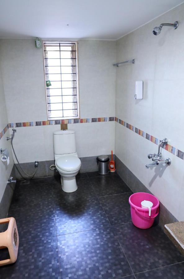 Bed and Breakfast Surya Kiran Miramar Panaji Exterior foto