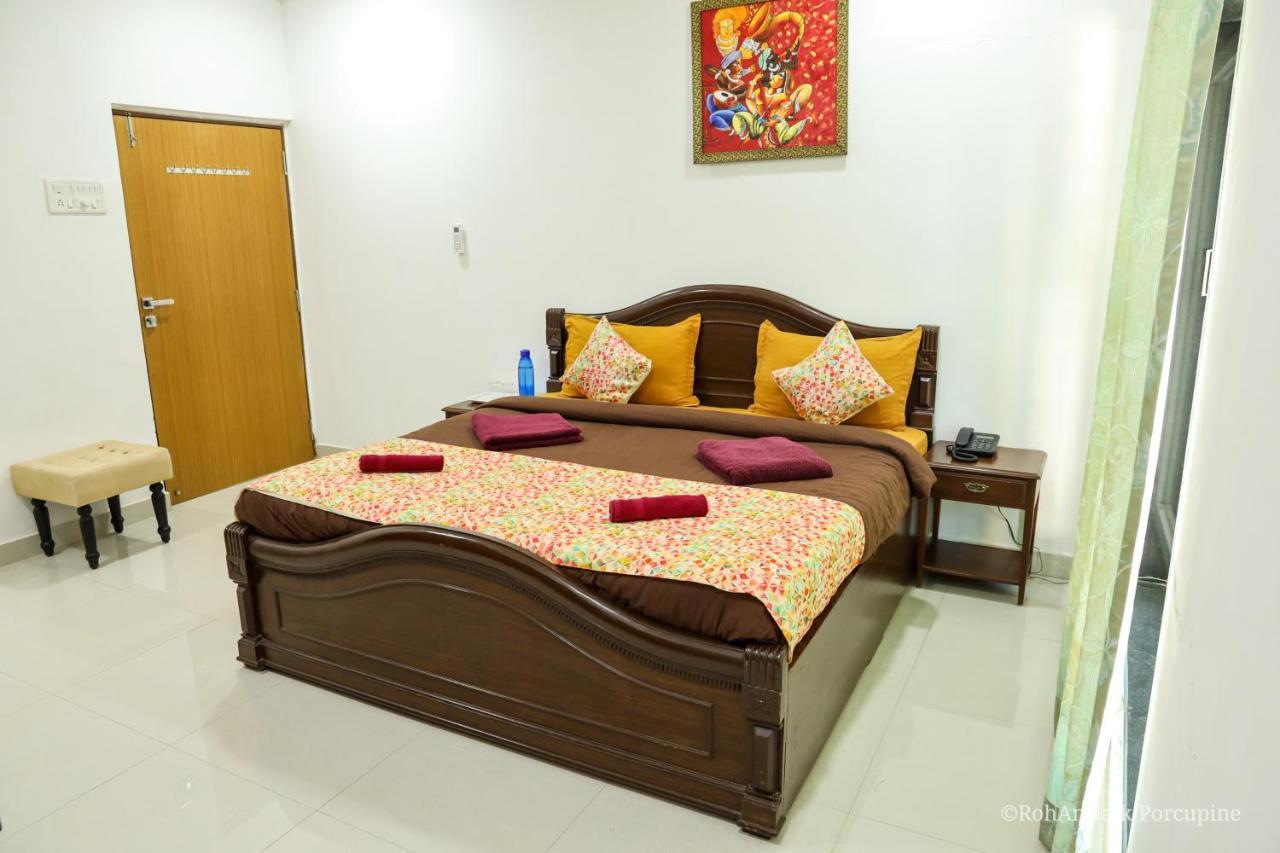 Bed and Breakfast Surya Kiran Miramar Panaji Exterior foto