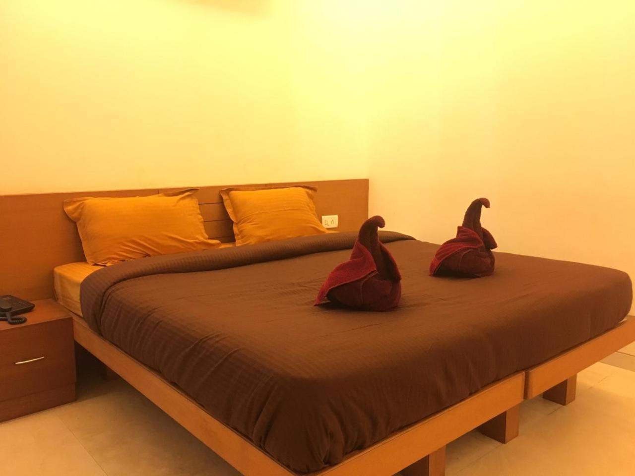 Bed and Breakfast Surya Kiran Miramar Panaji Exterior foto