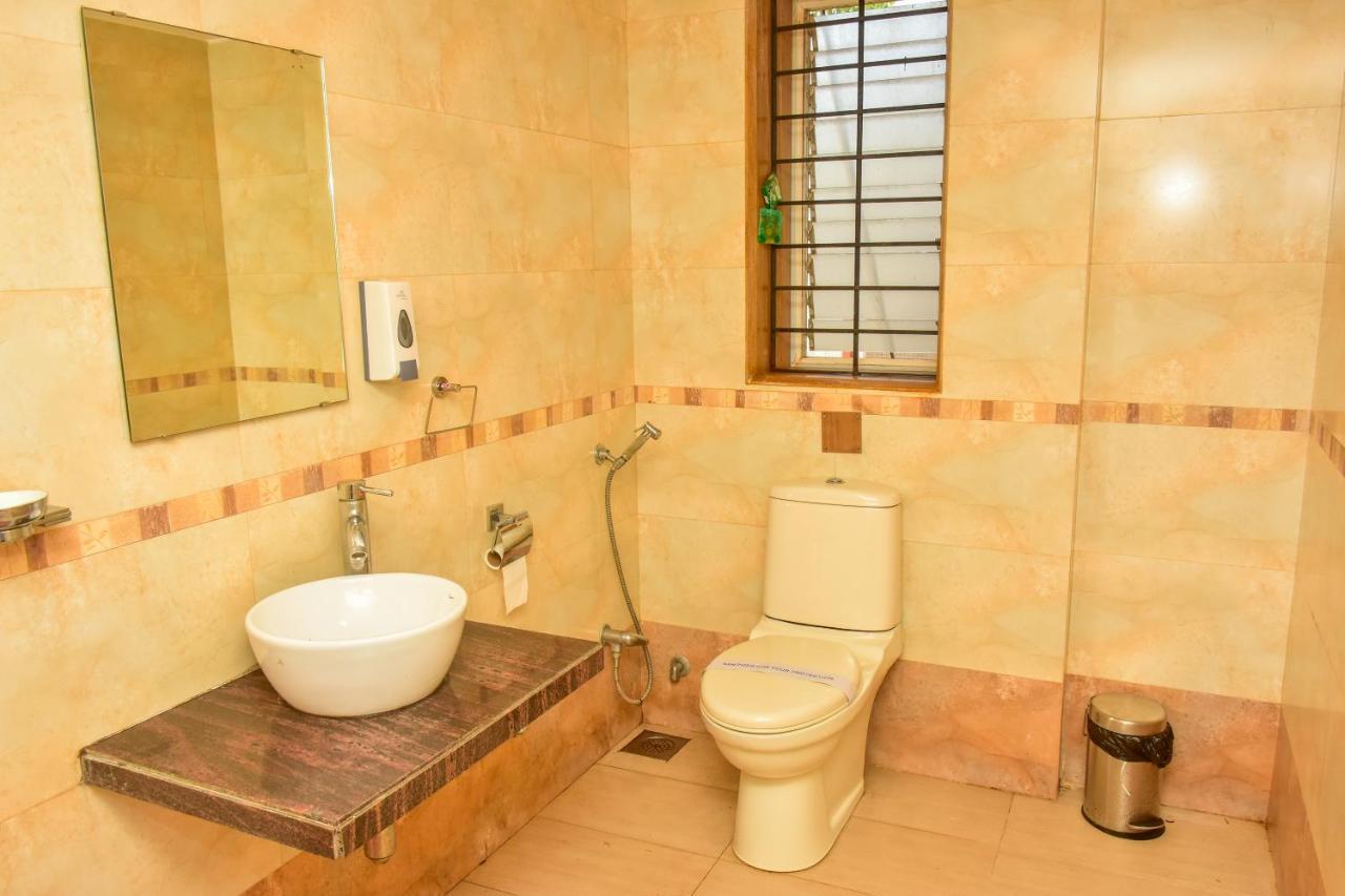 Bed and Breakfast Surya Kiran Miramar Panaji Exterior foto