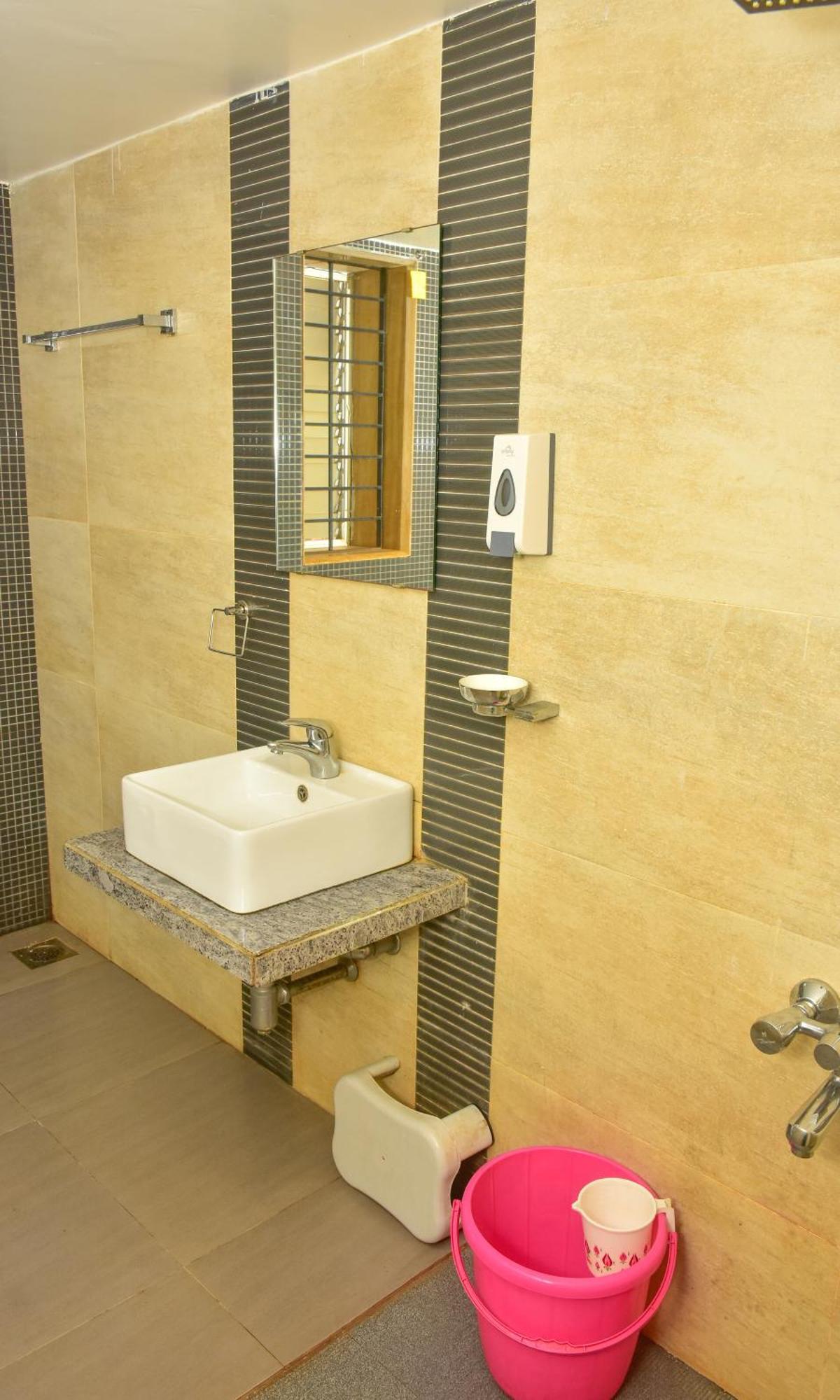 Bed and Breakfast Surya Kiran Miramar Panaji Exterior foto